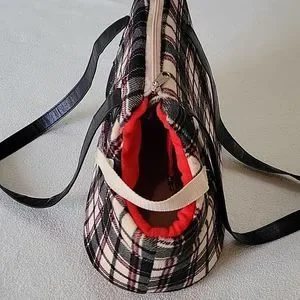 Manhattan mutts dog carrier deals
